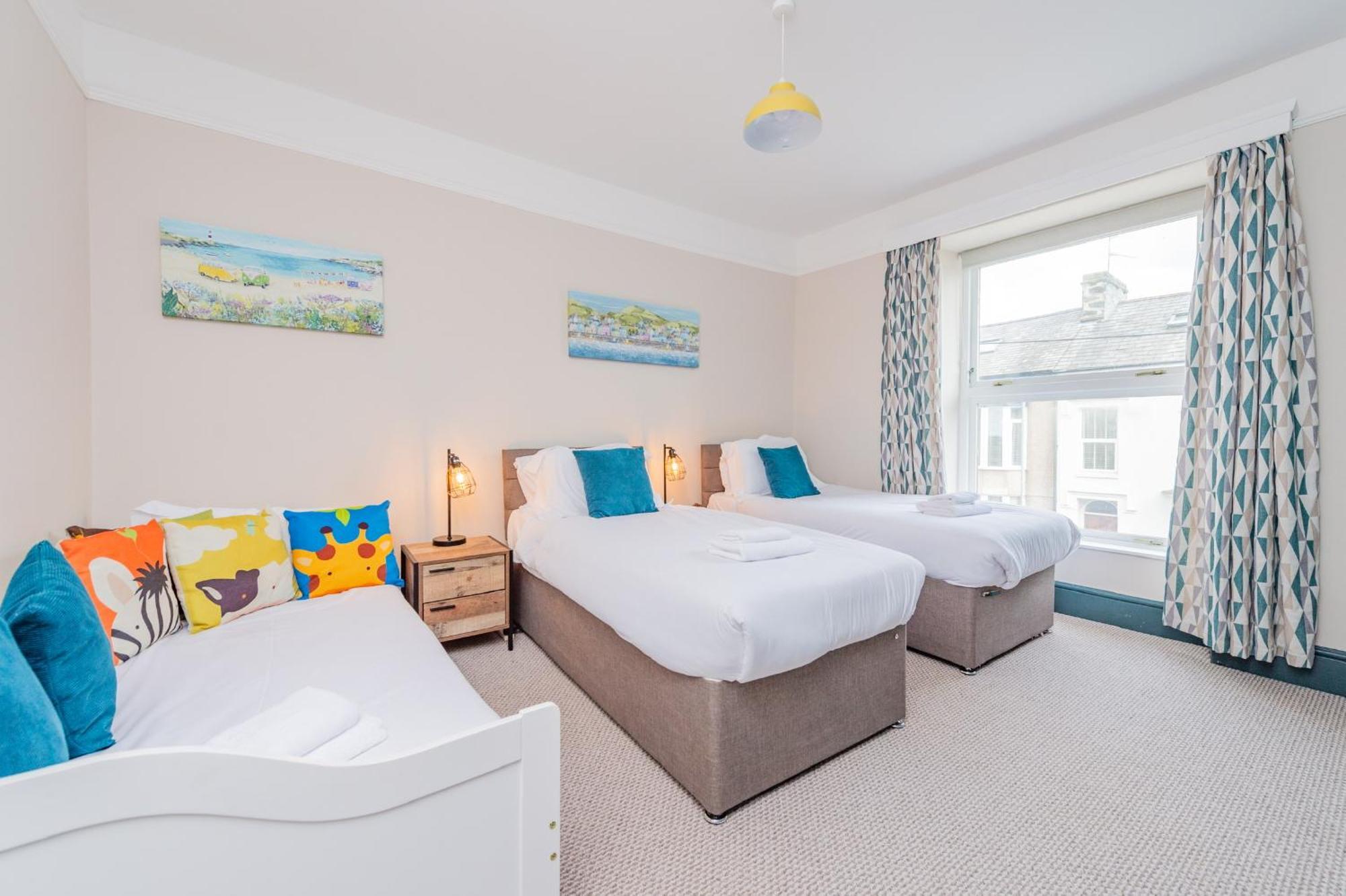 Snowdon House, 8 Bedrooms, Sleep 16, Close To Blackrock Sand Porthmadog Exterior photo